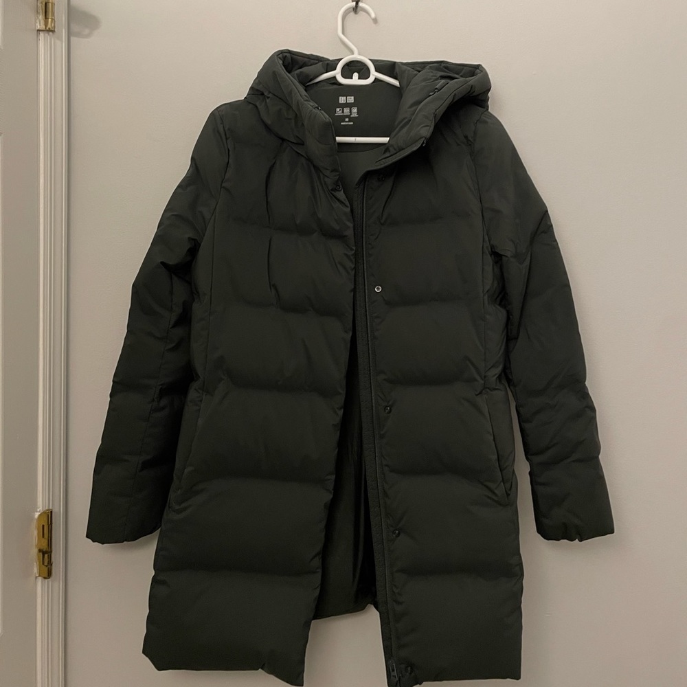 Uniqlo dark green waterproof, wind proof puffer — size XS